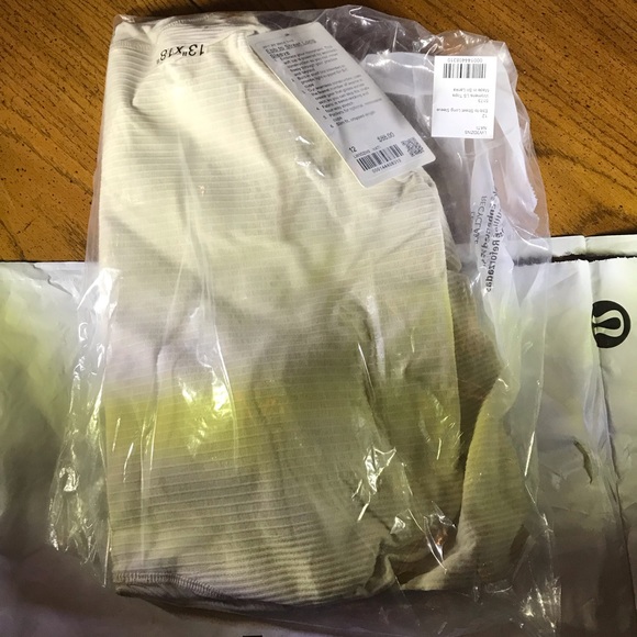 BNWT- lululemon EBB to street long sleeve - Picture 3 of 4